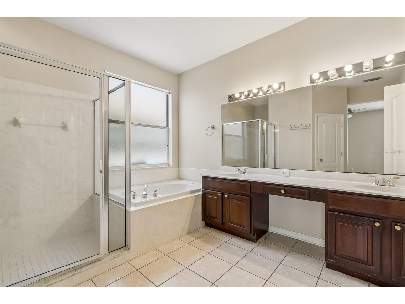 4789 Whispering Wind Avenue Tampa FL 33614 TB8499395 image68