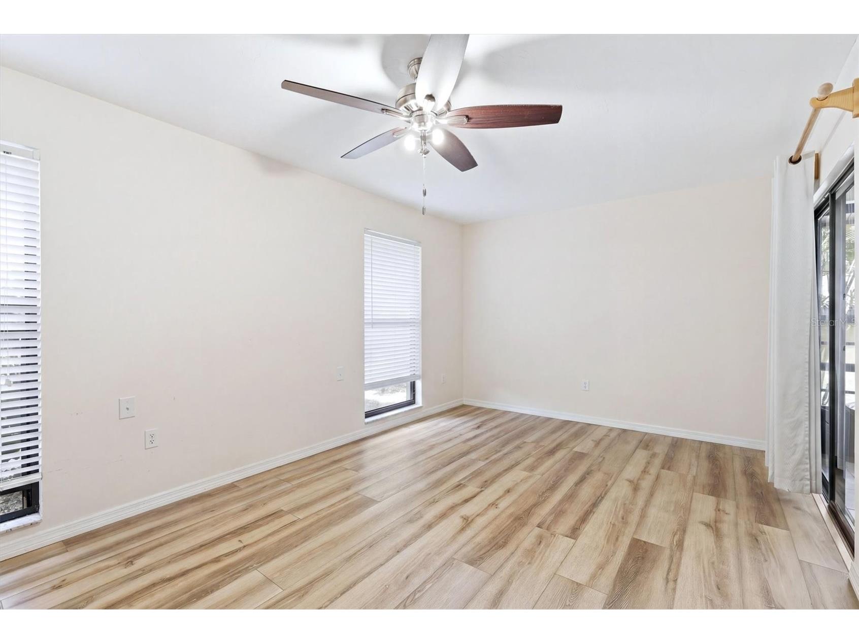 4793 Oak Forest Drive W #46 Sarasota FL 34231 N6144200 image14