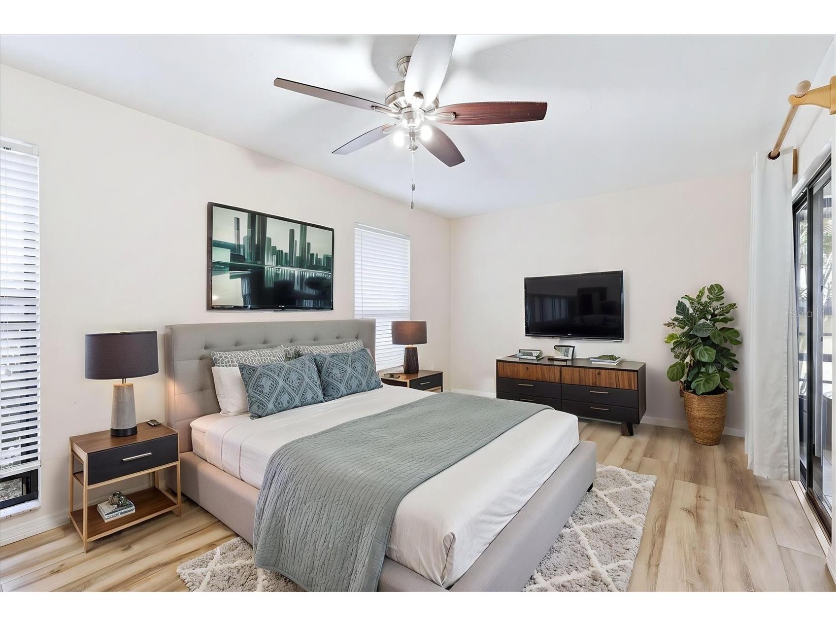 4793 Oak Forest Drive W #46 Sarasota FL 34231 N6144200 image6