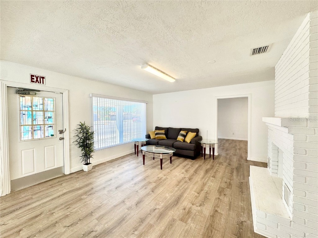 4795 49th Street N Saint Petersburg FL 33709 TB8444455 image20