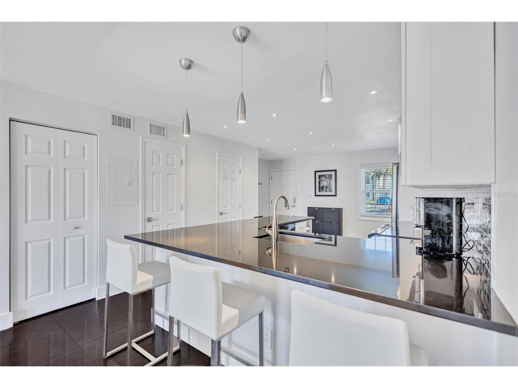 4799 Coquina Key Drive SE Saint Petersburg FL 33705 TB8466453 image5