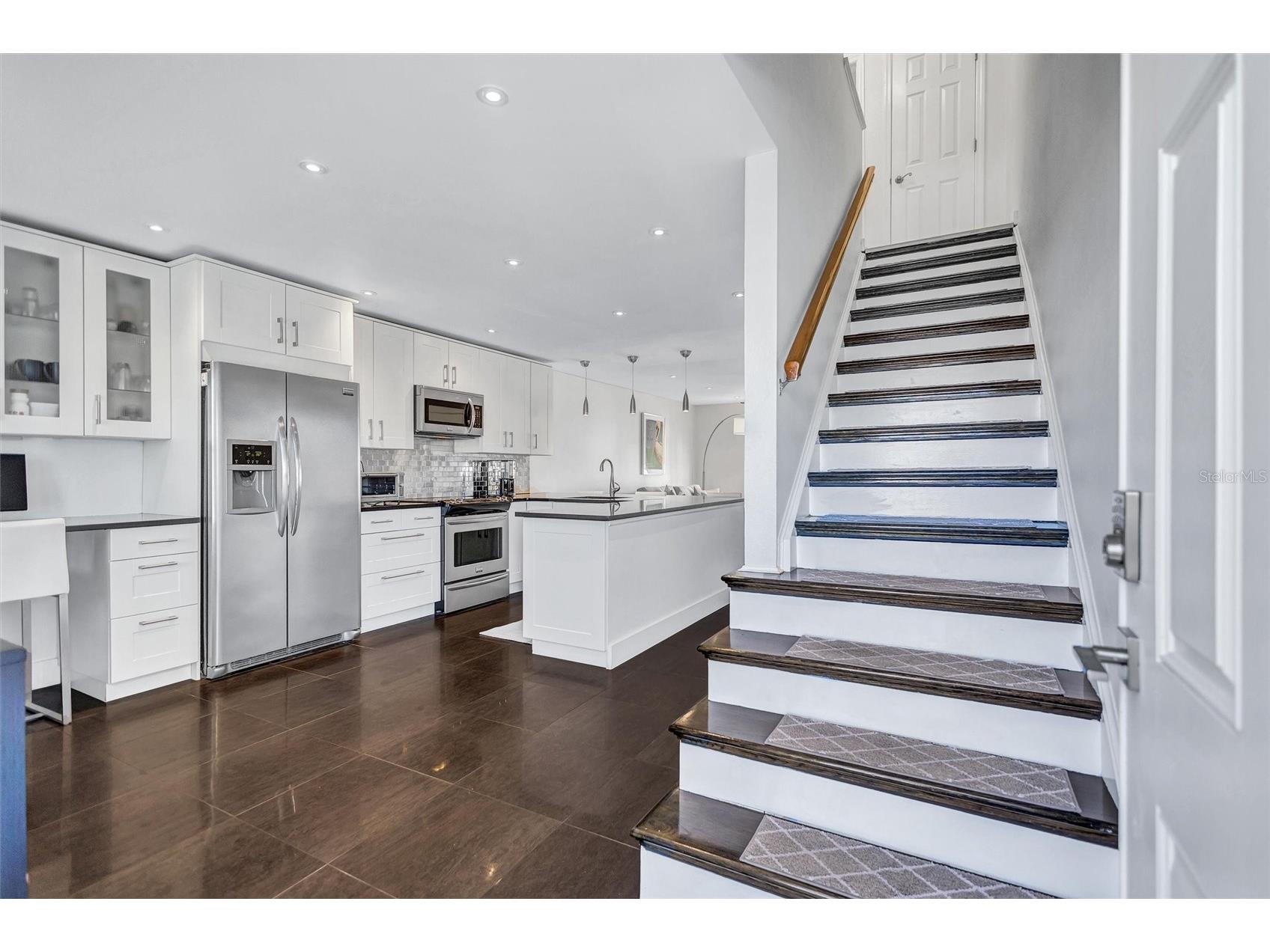 4799 Coquina Key Drive SE Saint Petersburg FL 33705 TB8466453 image8