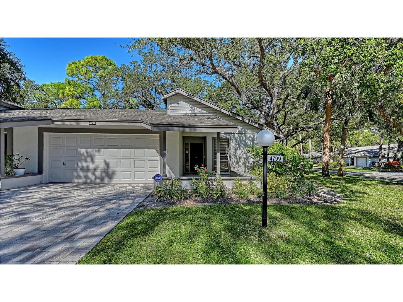 4799 Oak Forest Drive W #43 Sarasota FL 34231 A4671738 image1
