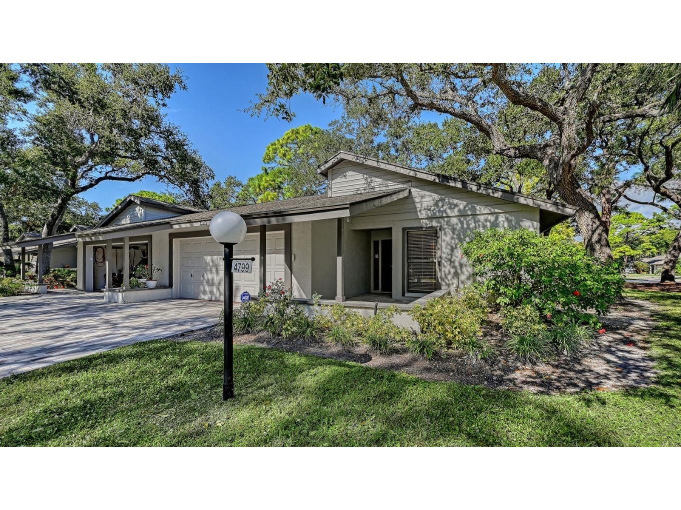 4799 Oak Forest Drive W #43 Sarasota FL 34231 A4671738 image3