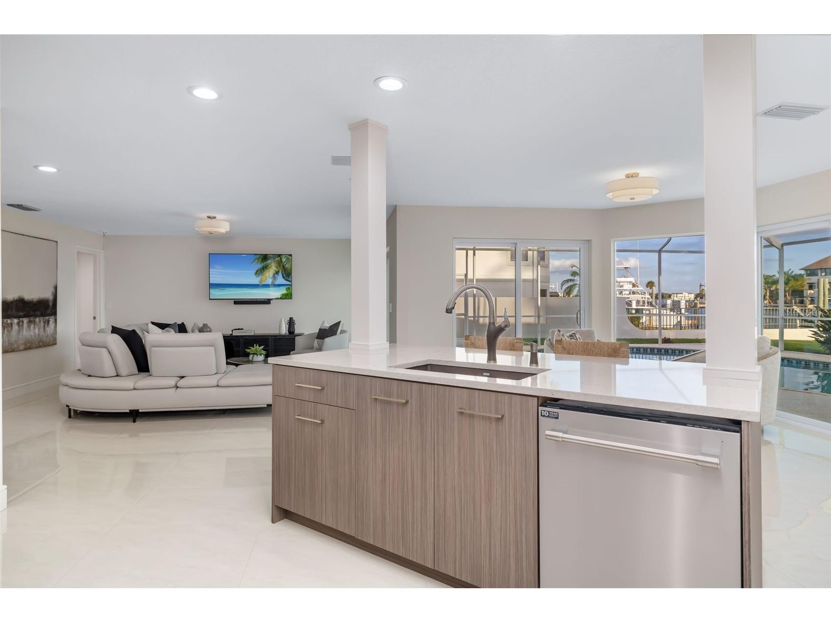 480 Cleveland Drive Sarasota FL 34236 A4672676 image14