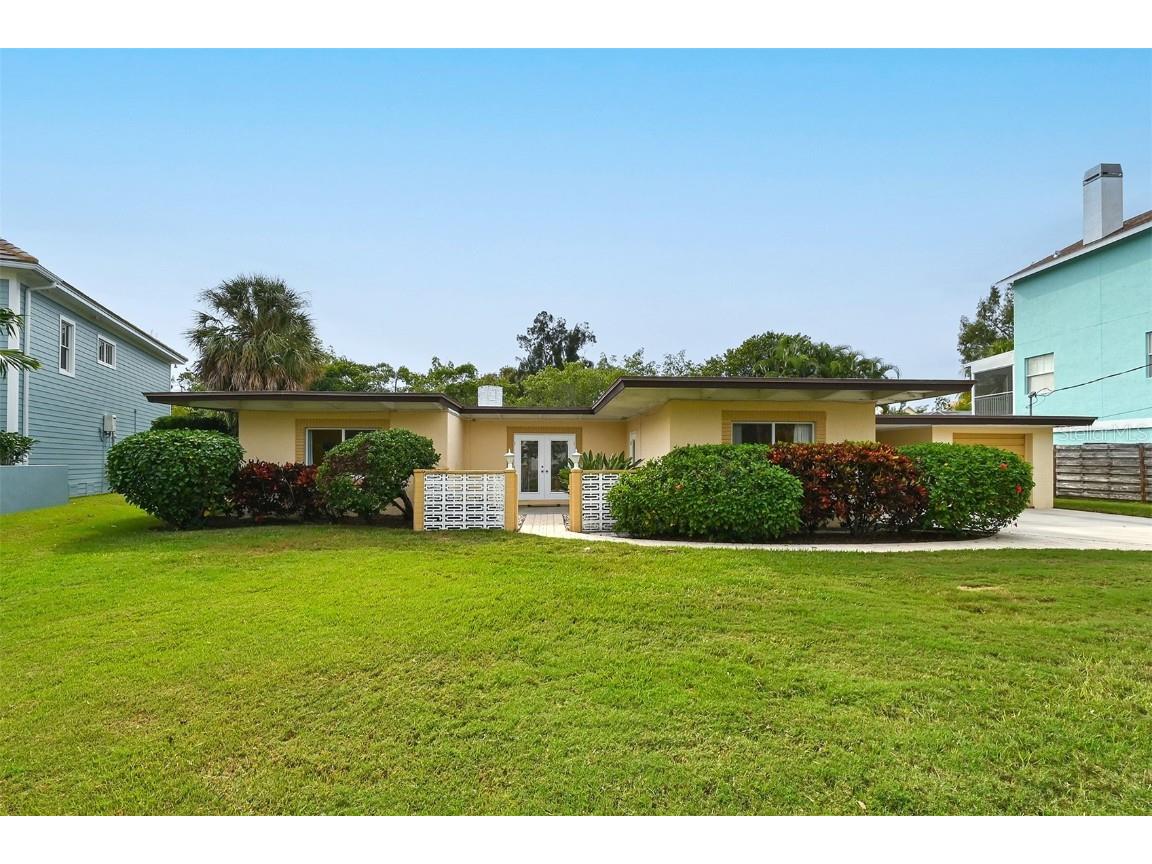 480 Island Circle Sarasota FL 34242 A4591353 image1