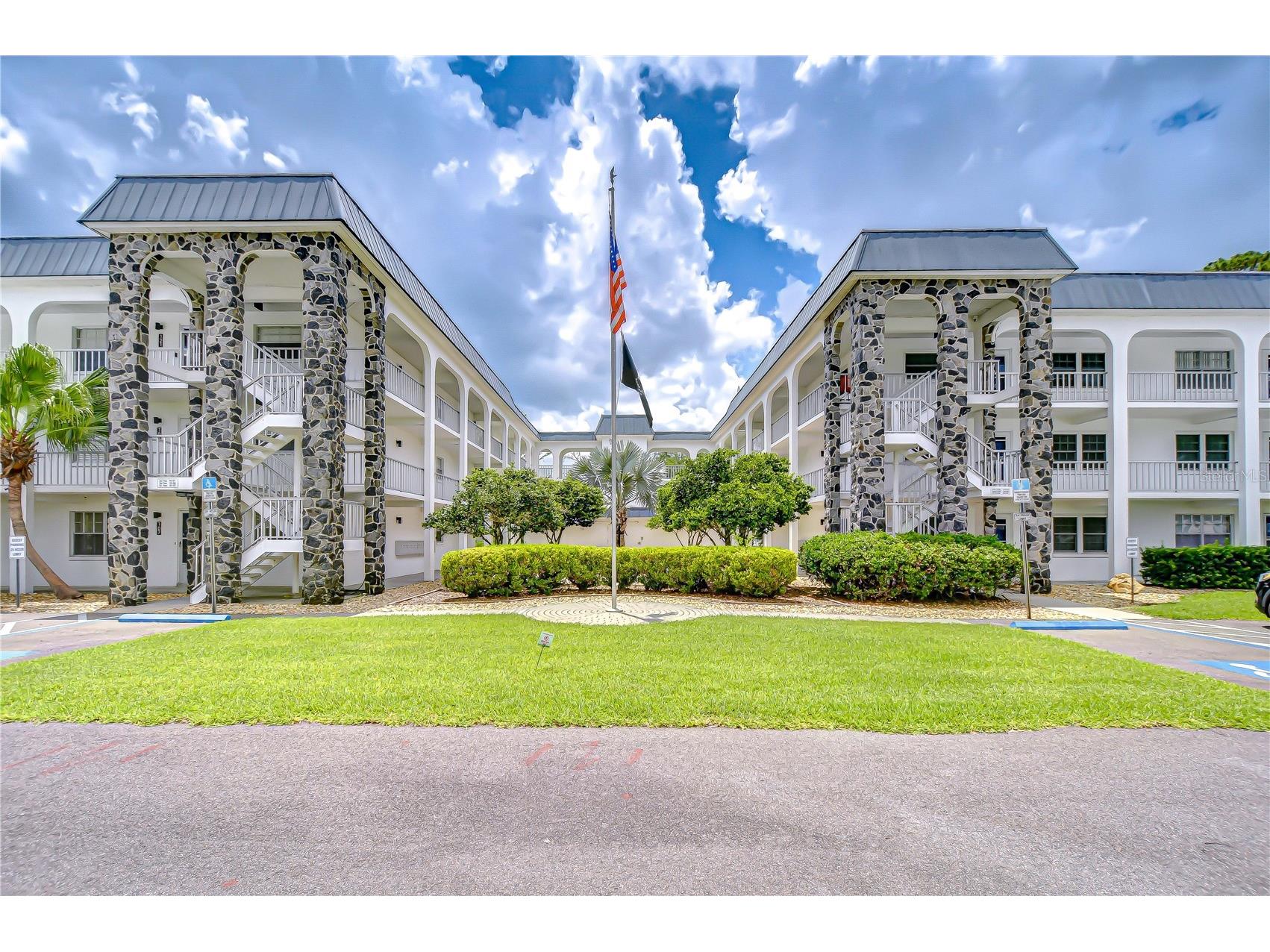 4801 Airport Road #211 Zephyrhills FL 33542 TB8392541 image1