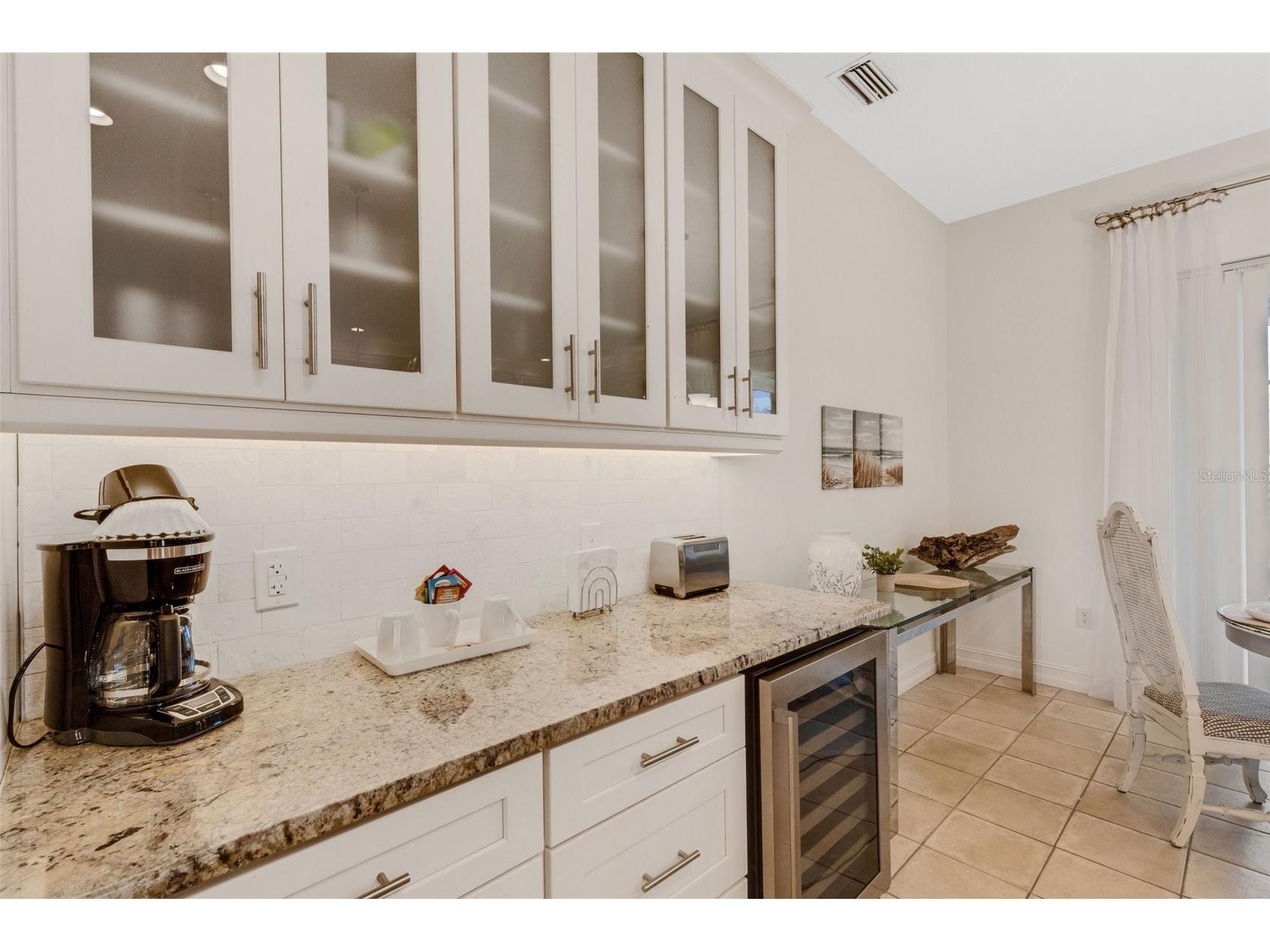4801 Edgemont Court Sarasota FL 34233 A4687407 image10