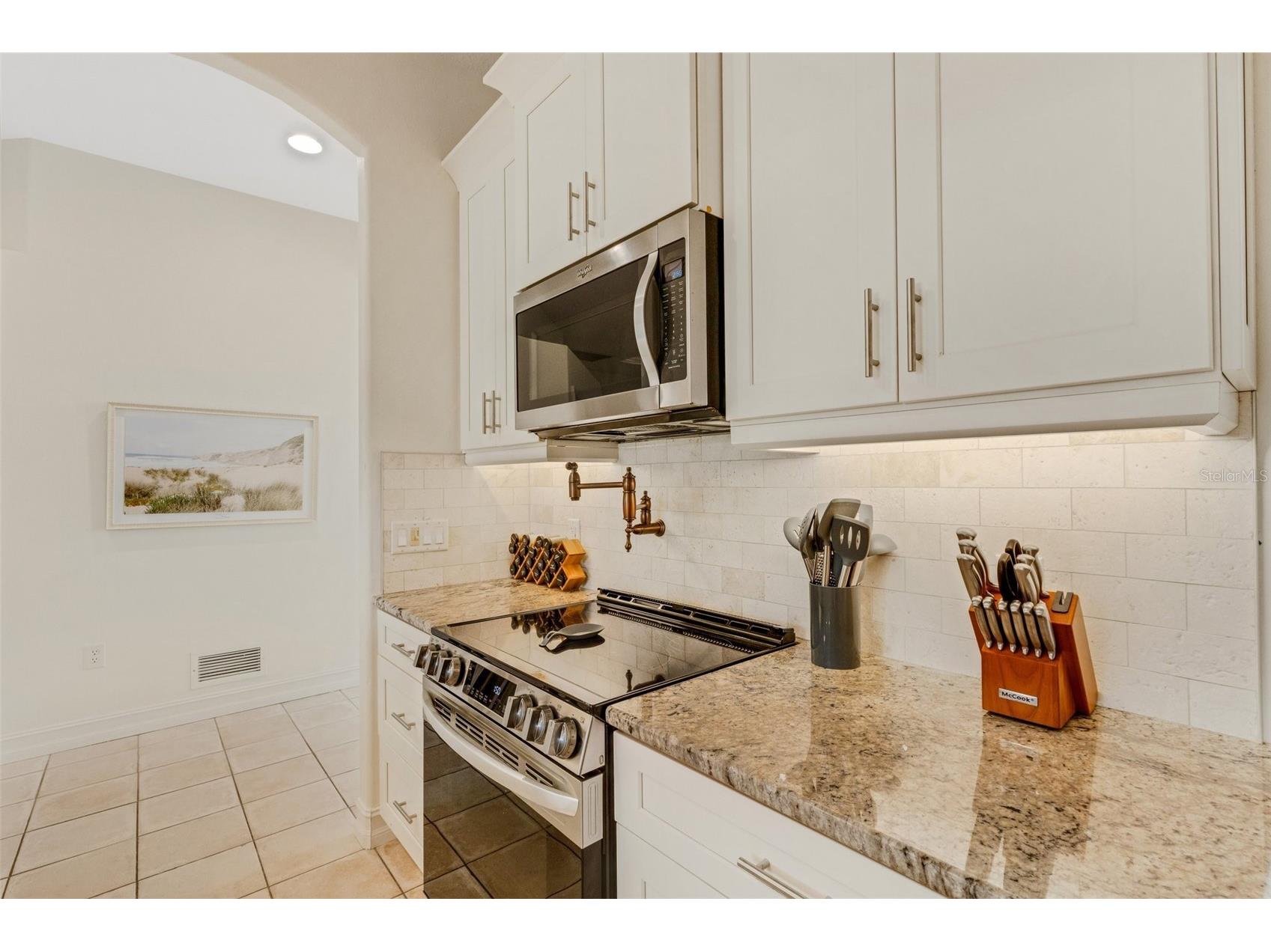 4801 Edgemont Court Sarasota FL 34233 A4687407 image11