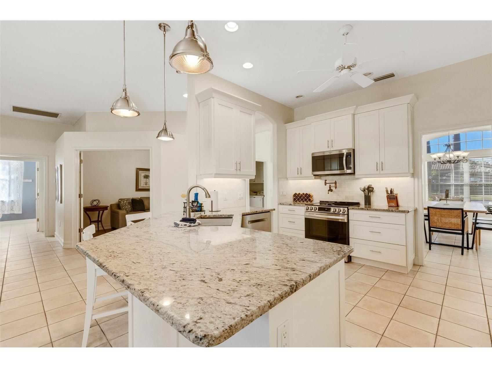 4801 Edgemont Court Sarasota FL 34233 A4687407 image12