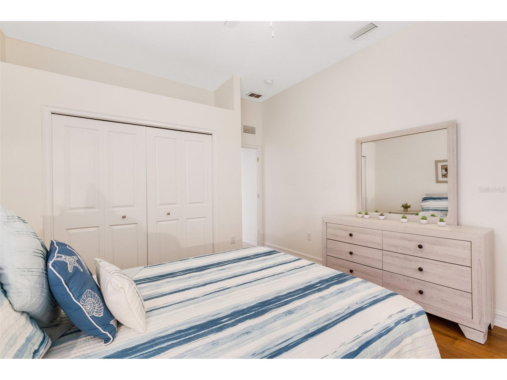 4801 Edgemont Court Sarasota FL 34233 A4687407 image23