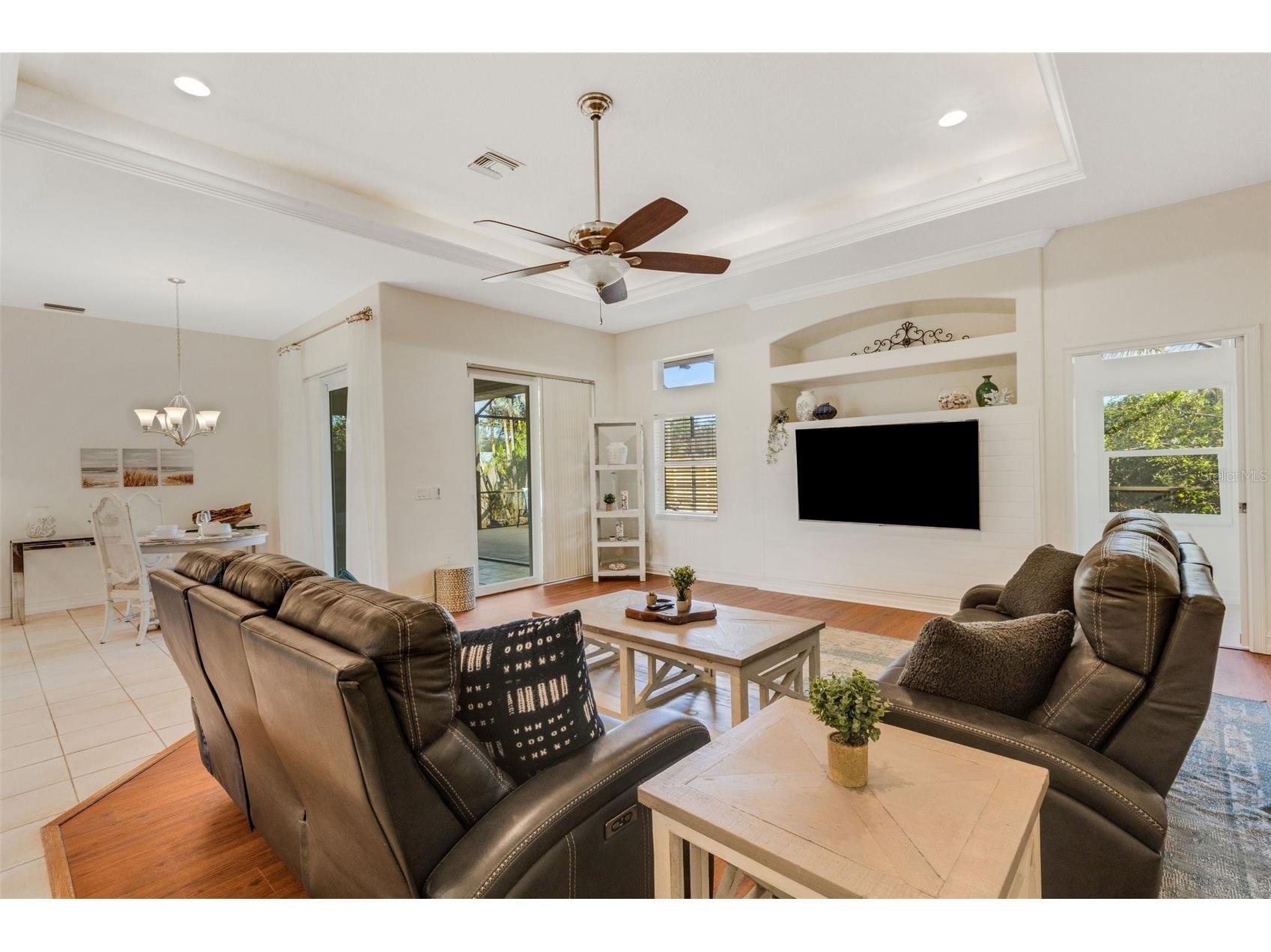 4801 Edgemont Court Sarasota FL 34233 A4687407 image3