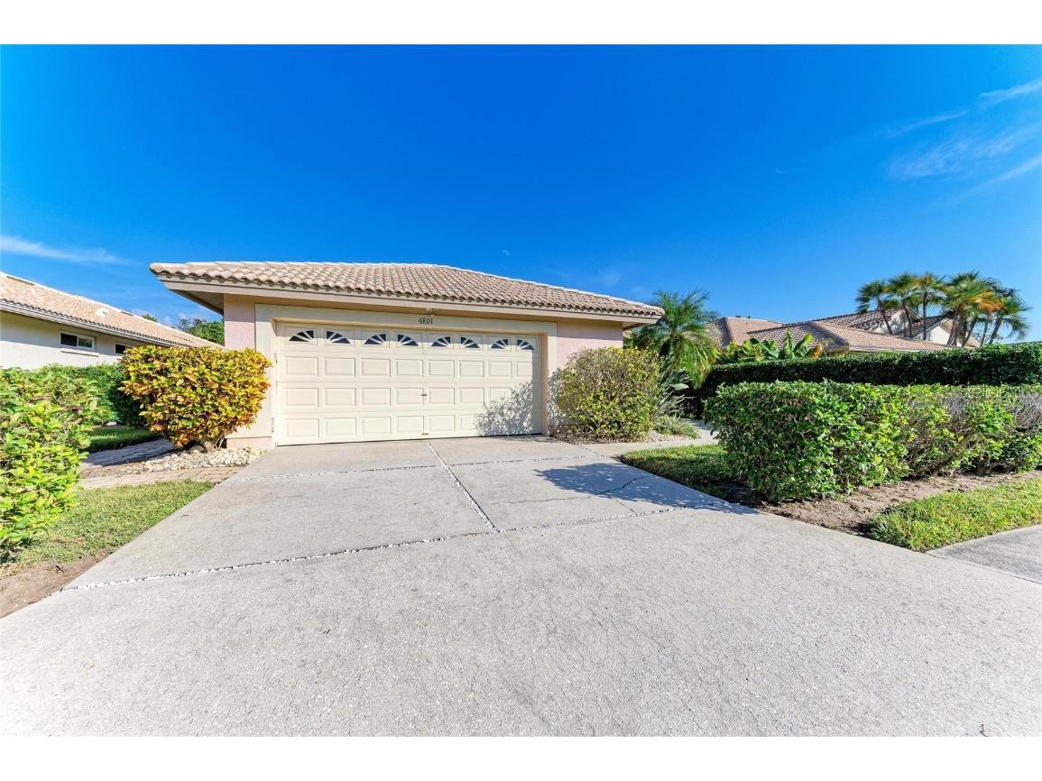 4801 Montrose Drive Bradenton FL 34210 A4673125 image1