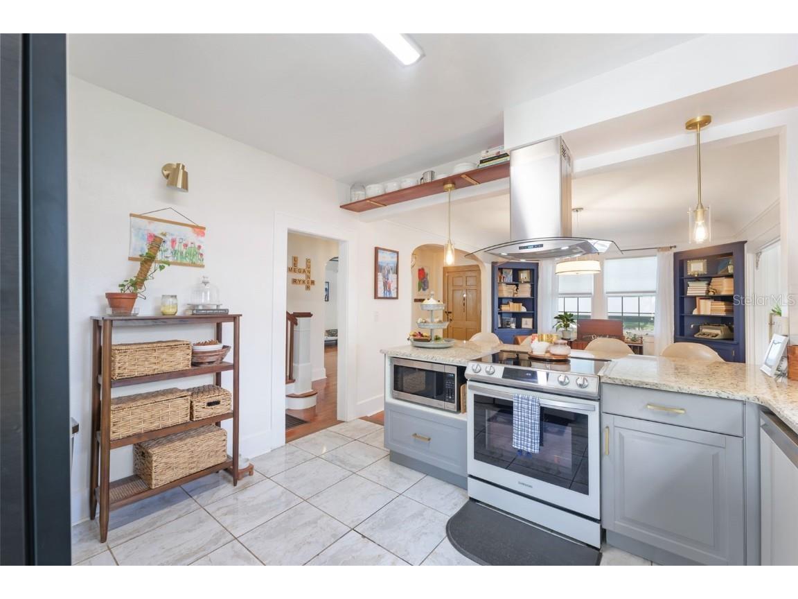 4805 16th Street N Saint Petersburg FL 33703 TB8418013 image17