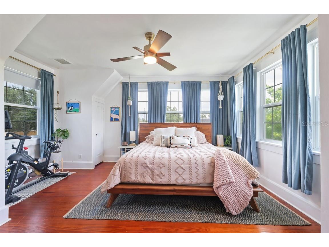 4805 16th Street N Saint Petersburg FL 33703 TB8418013 image21