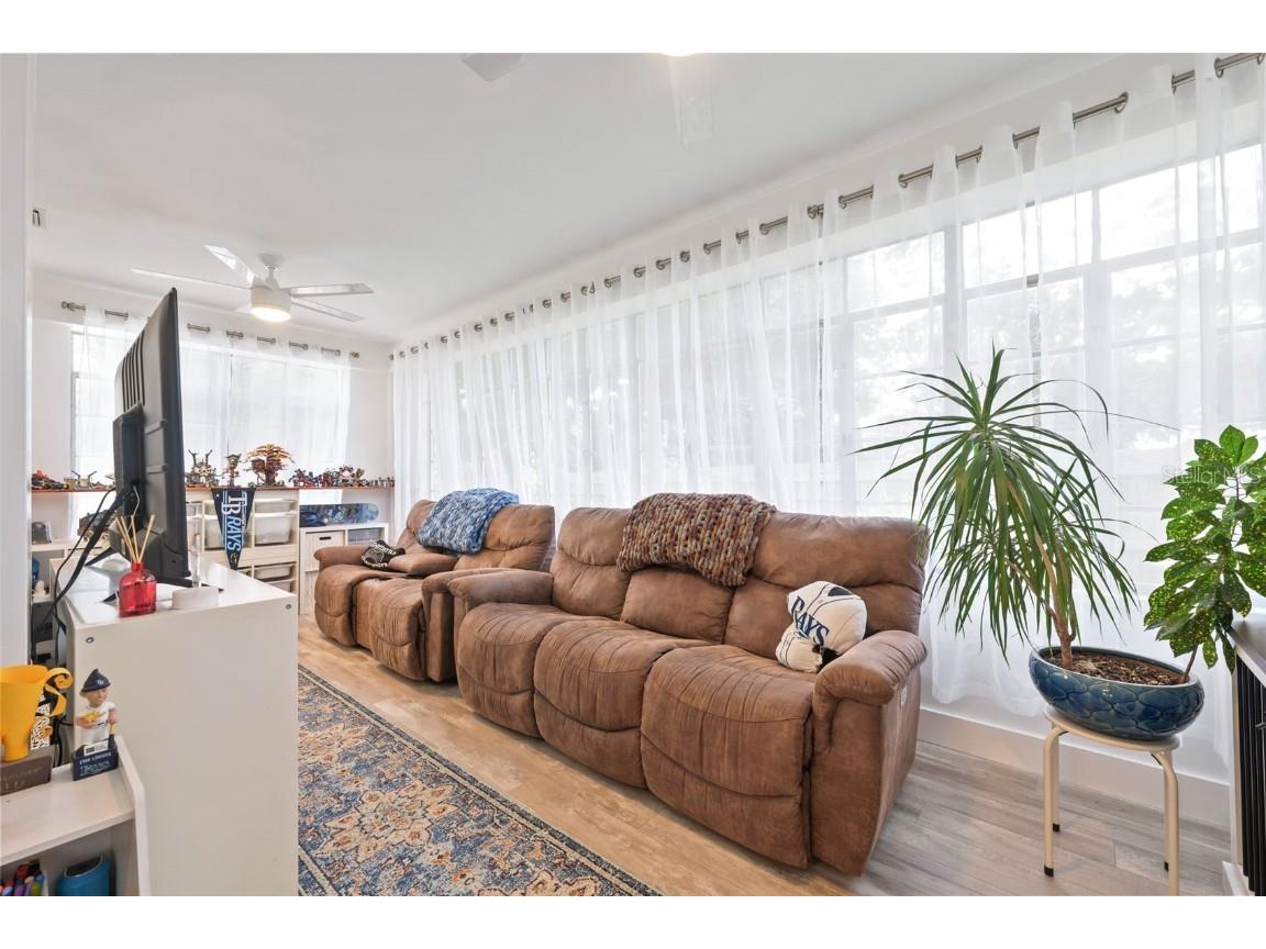 4805 16th Street N Saint Petersburg FL 33703 TB8418013 image7