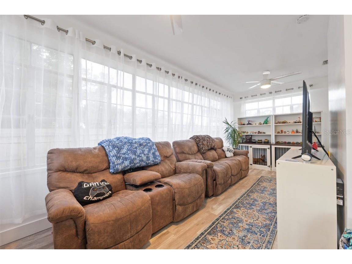 4805 16th Street N Saint Petersburg FL 33703 TB8418013 image8