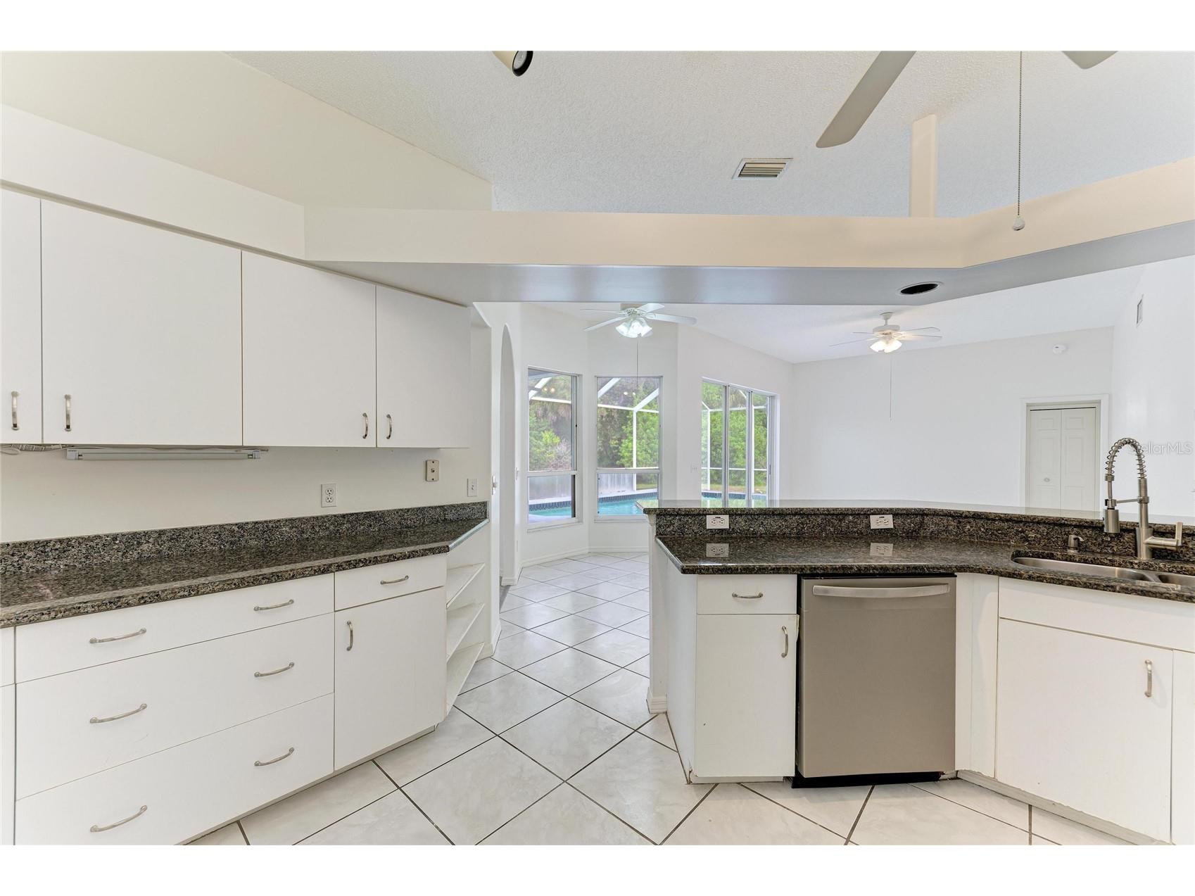 4805 76th Court E Bradenton FL 34203 A4687375 image17