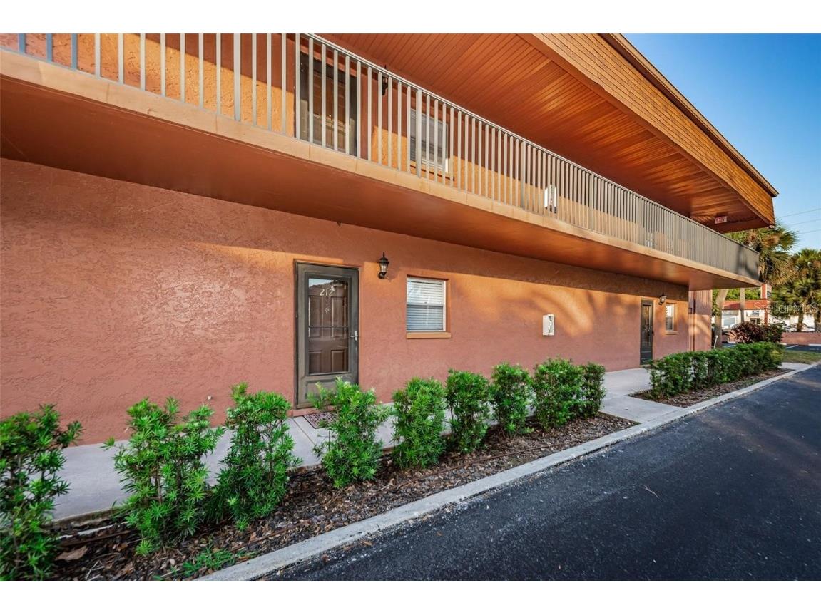 4805 Alt 19 #212 Palm Harbor FL 34683 U8184224 image1