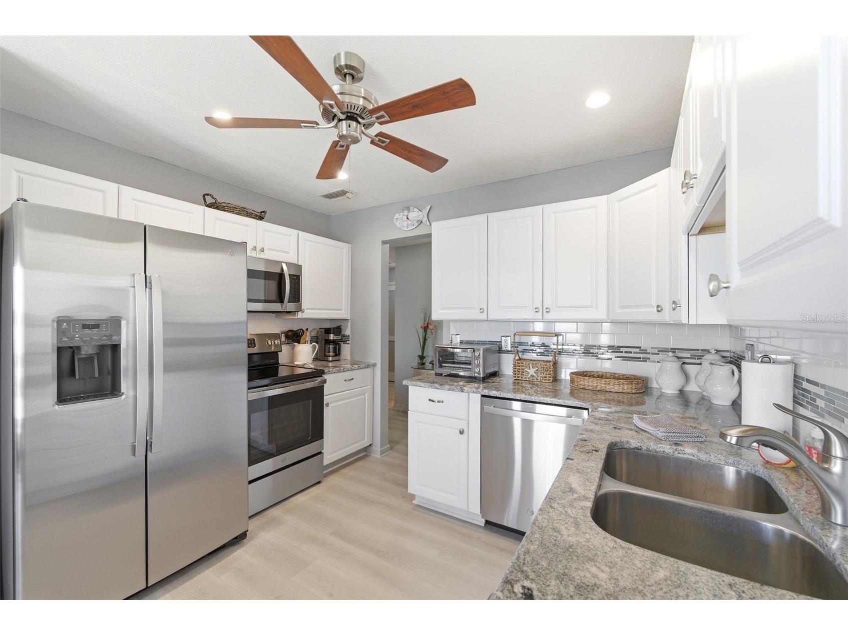4805 Cobia Drive SE #D FURNISHED Saint Petersburg FL 33705 - LITTLE BAYOU OFF TAMPA BAY TB8507136 image11