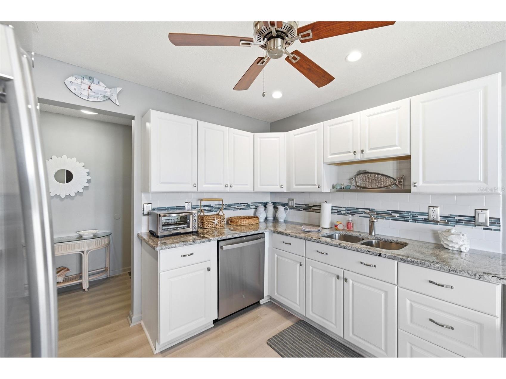 4805 Cobia Drive SE #D FURNISHED Saint Petersburg FL 33705 - LITTLE BAYOU OFF TAMPA BAY TB8507136 image13