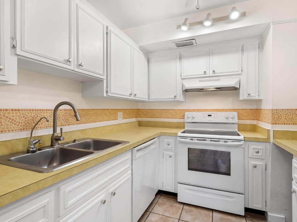 4805 Rilma Avenue #107 Sarasota FL 34234 A4676019 image13