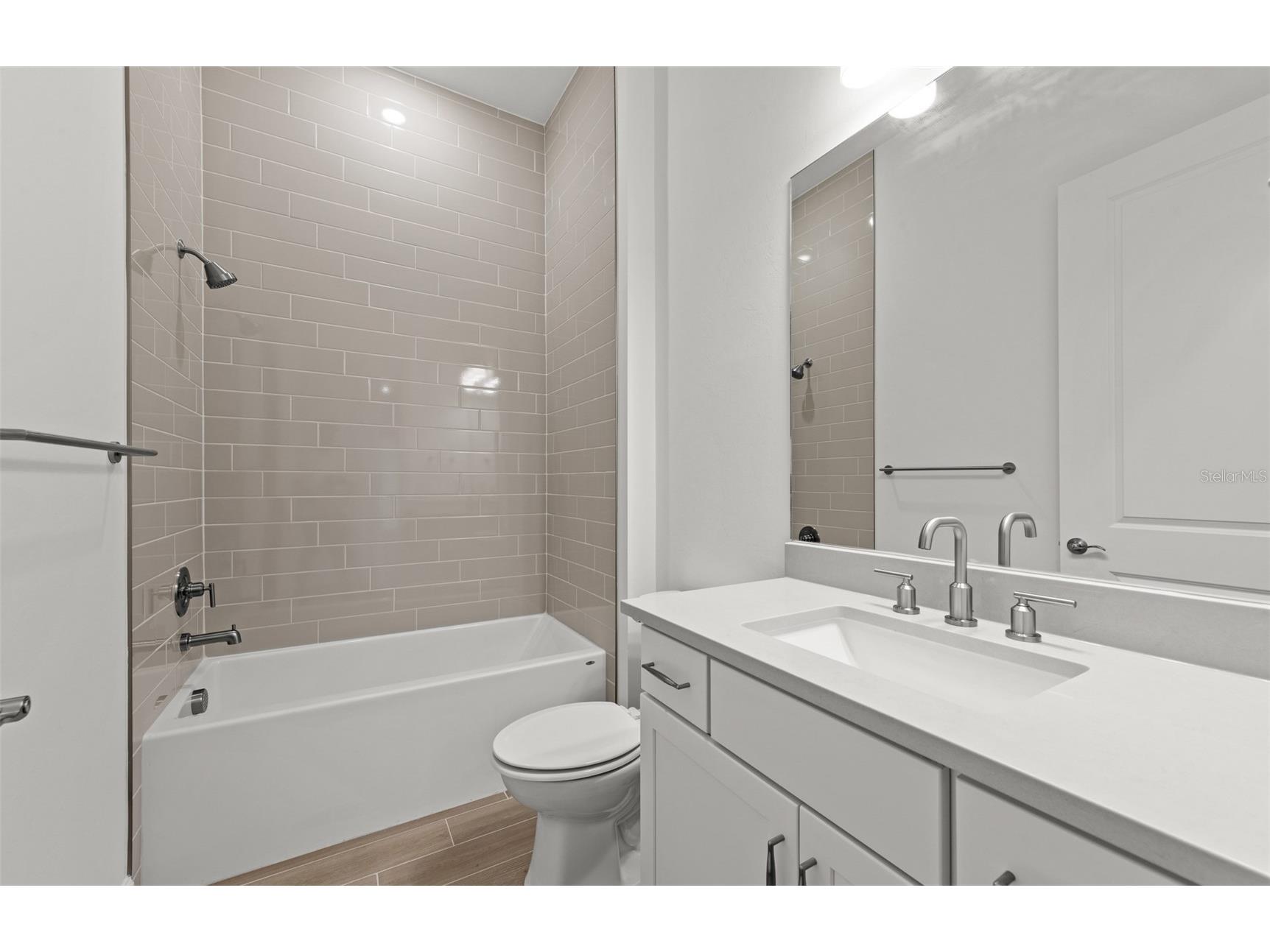 4806 Empire Landing Run Lakewood Ranch FL 34211 TB8476544 image6