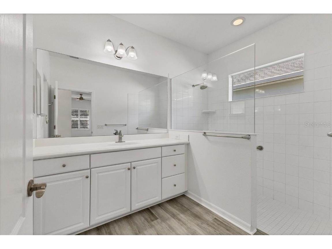 4806 Lake Breeze Terrace Sarasota FL 34243 A4675924 image15