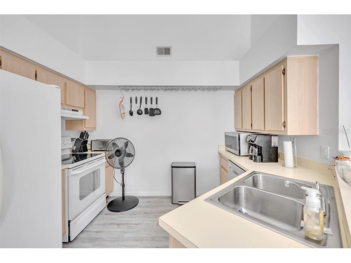 4806 Normandy Place #E-203 Orlando FL 32811 O6344007 image11