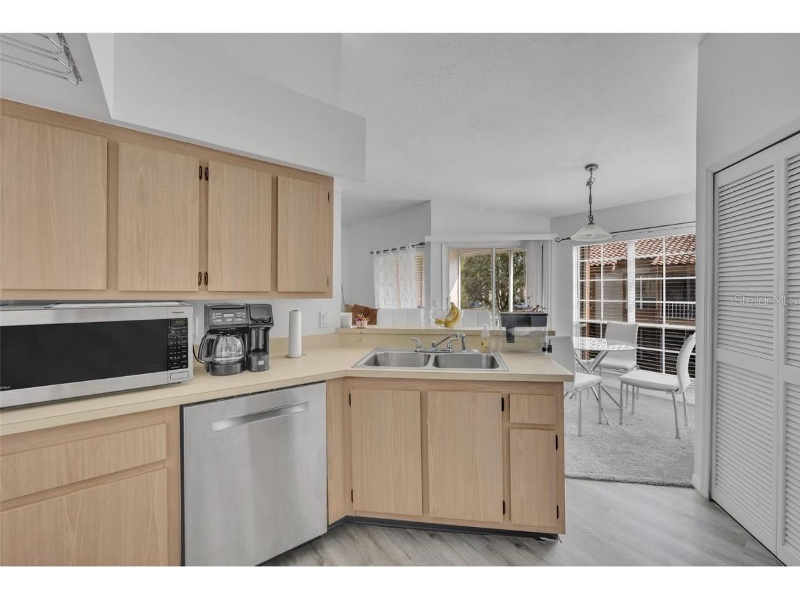 4806 Normandy Place #E-203 Orlando FL 32811 O6344007 image6