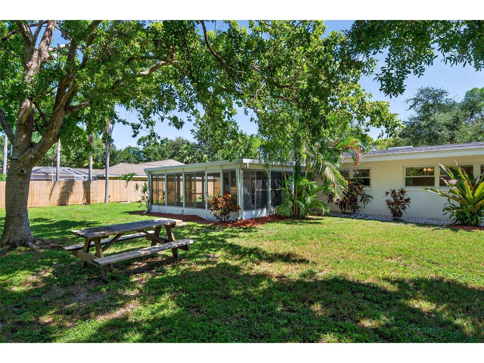 4808 Riverwood Avenue Sarasota FL 34231 A4679255 image19