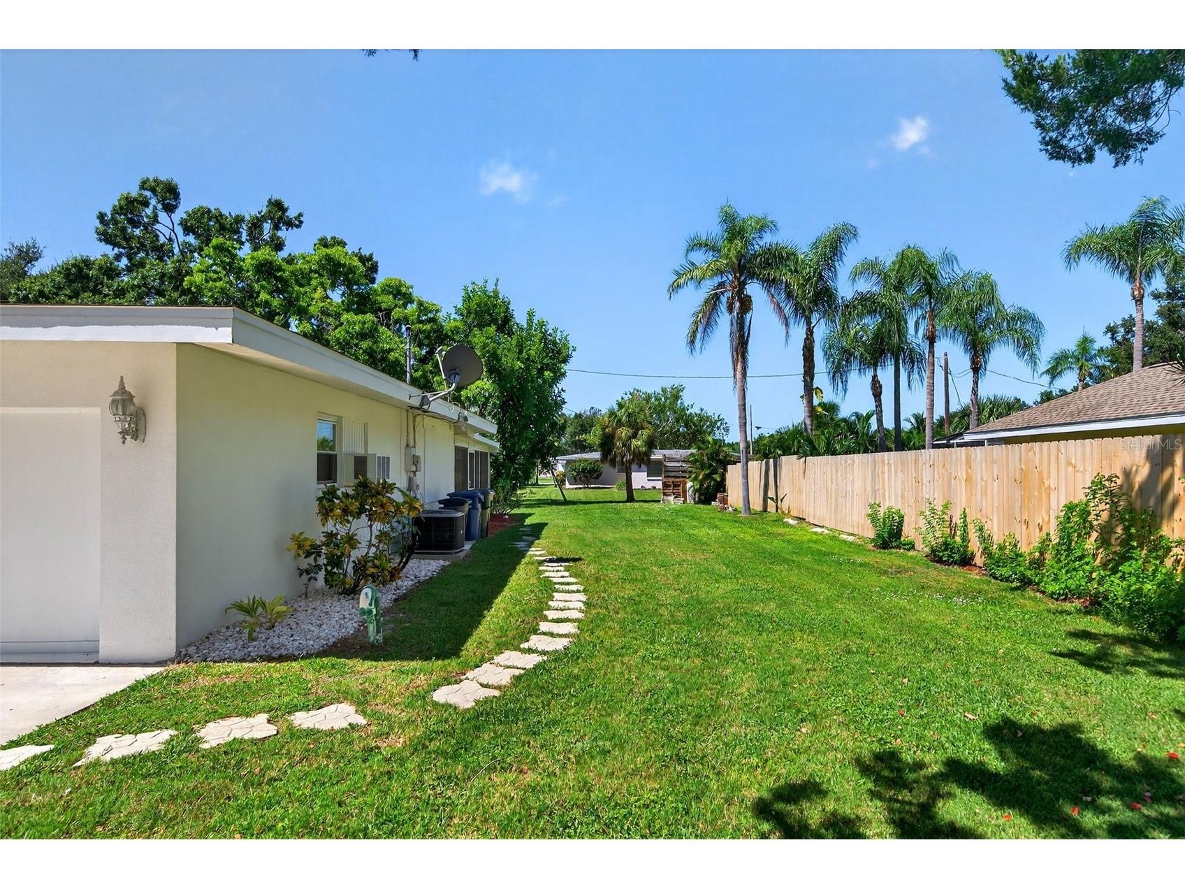 4808 Riverwood Avenue Sarasota FL 34231 A4679255 image7