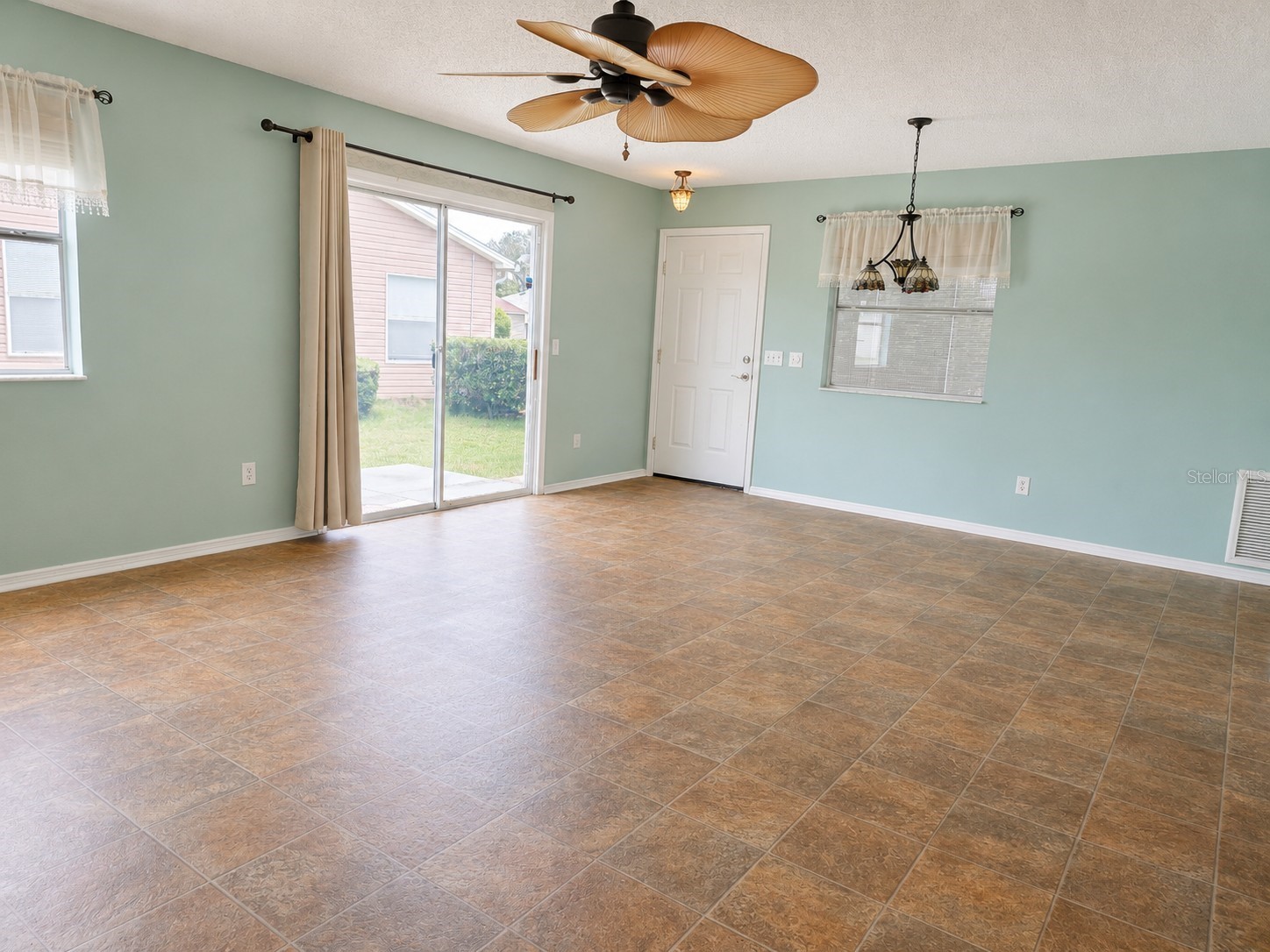 481 Hildalgo Drive The Villages FL 32159 O6414452 image3