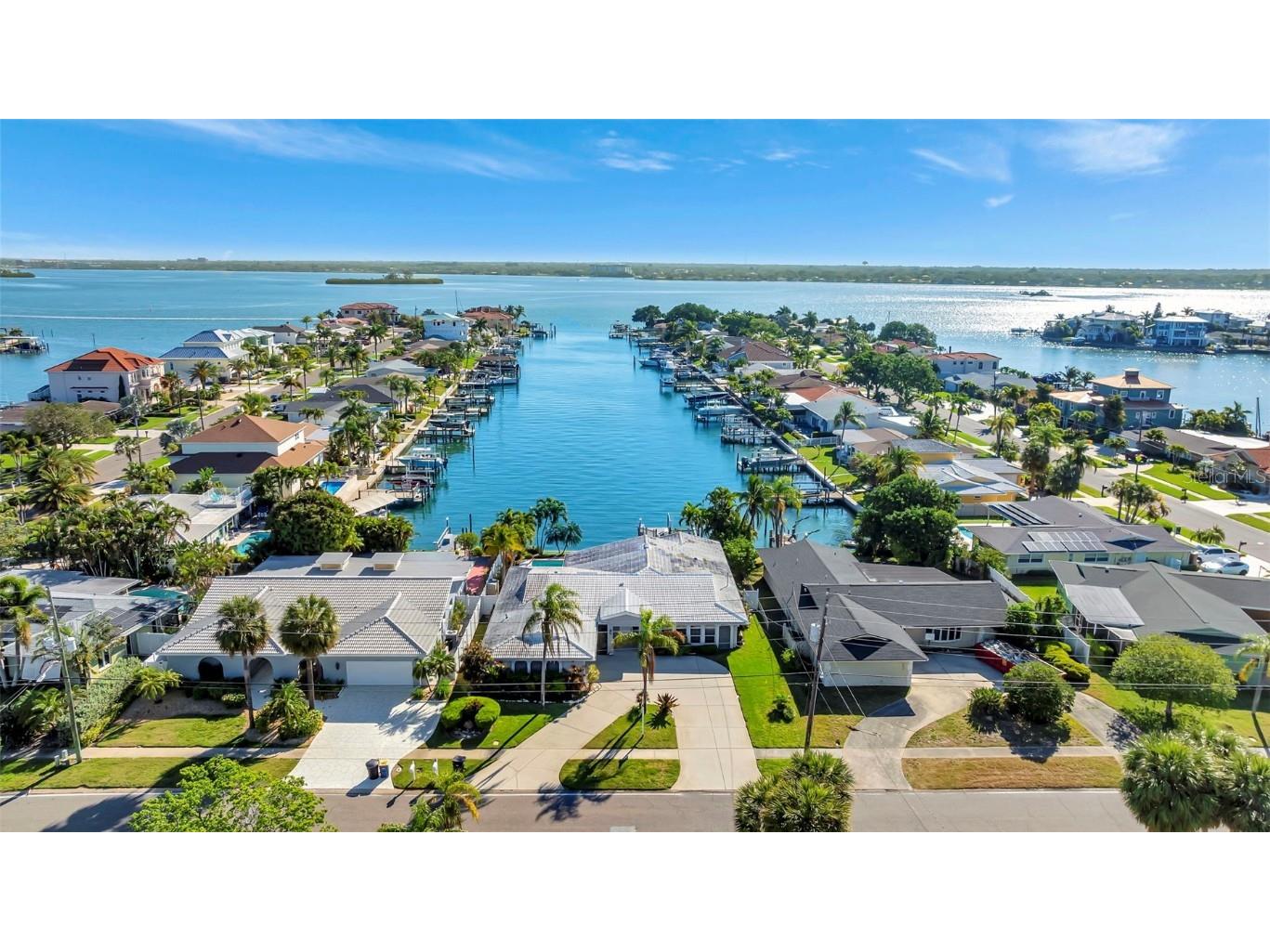 481 Island Way Clearwater FL 33767 - CLEARWATER CHANNEL U8208454 image1