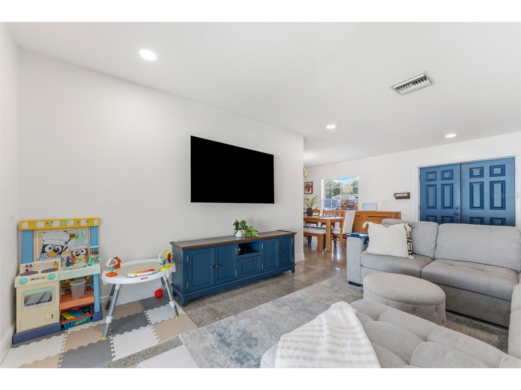 4810 Arrowwood Drive Tampa FL 33615 TB8511121 image3