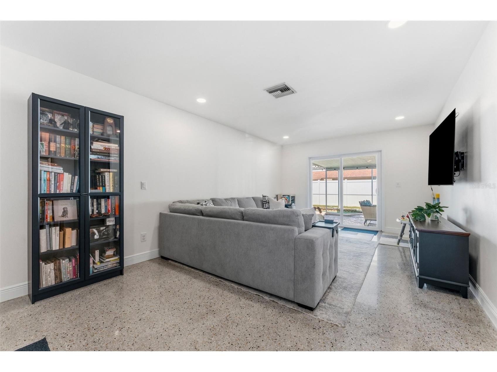 4810 Arrowwood Drive Tampa FL 33615 TB8511121 image4