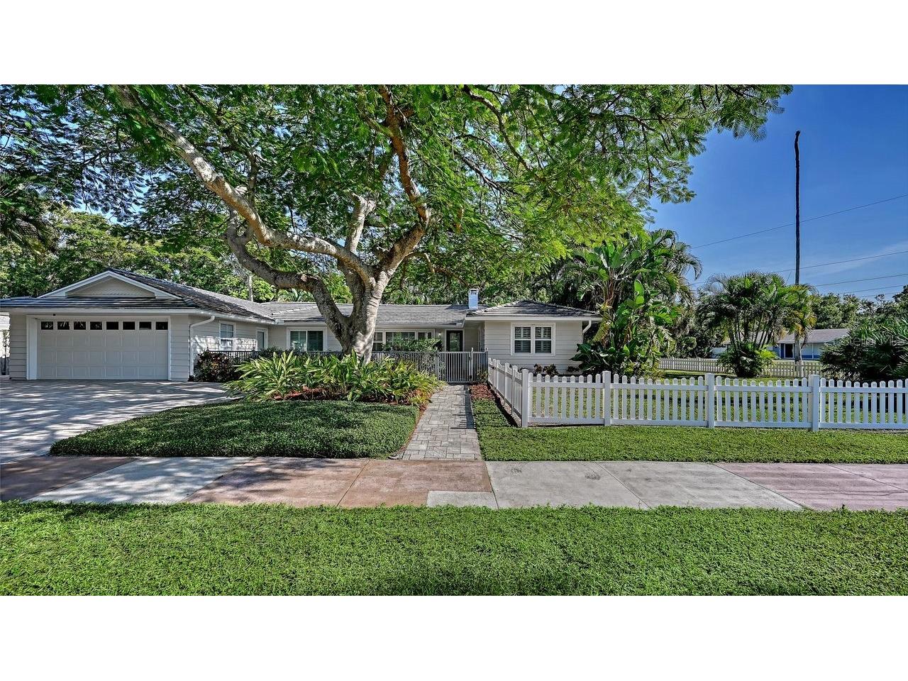 4810 Bay Shore Road Sarasota FL 34234 A4672800 image1