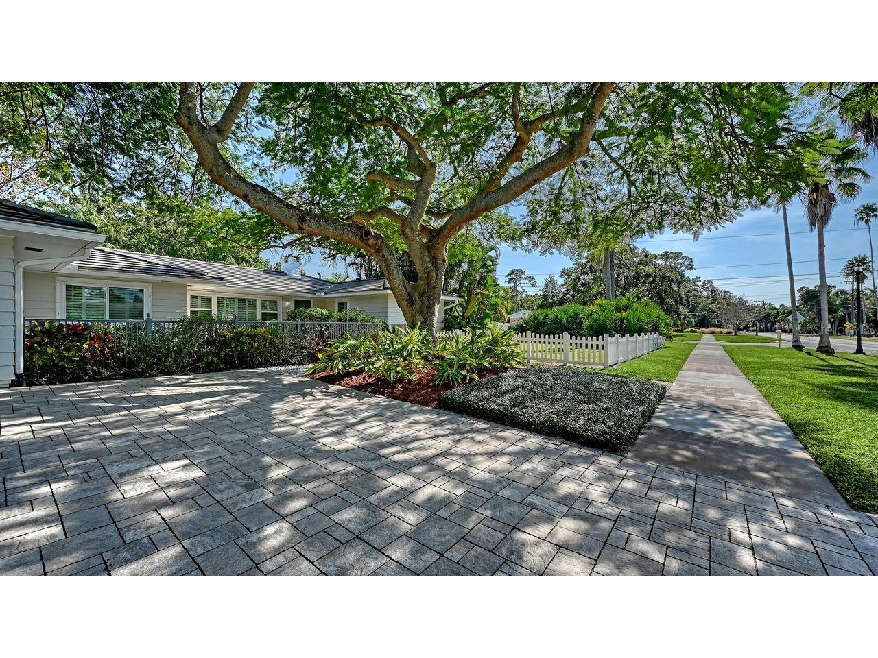 4810 Bay Shore Road Sarasota FL 34234 A4672800 image5