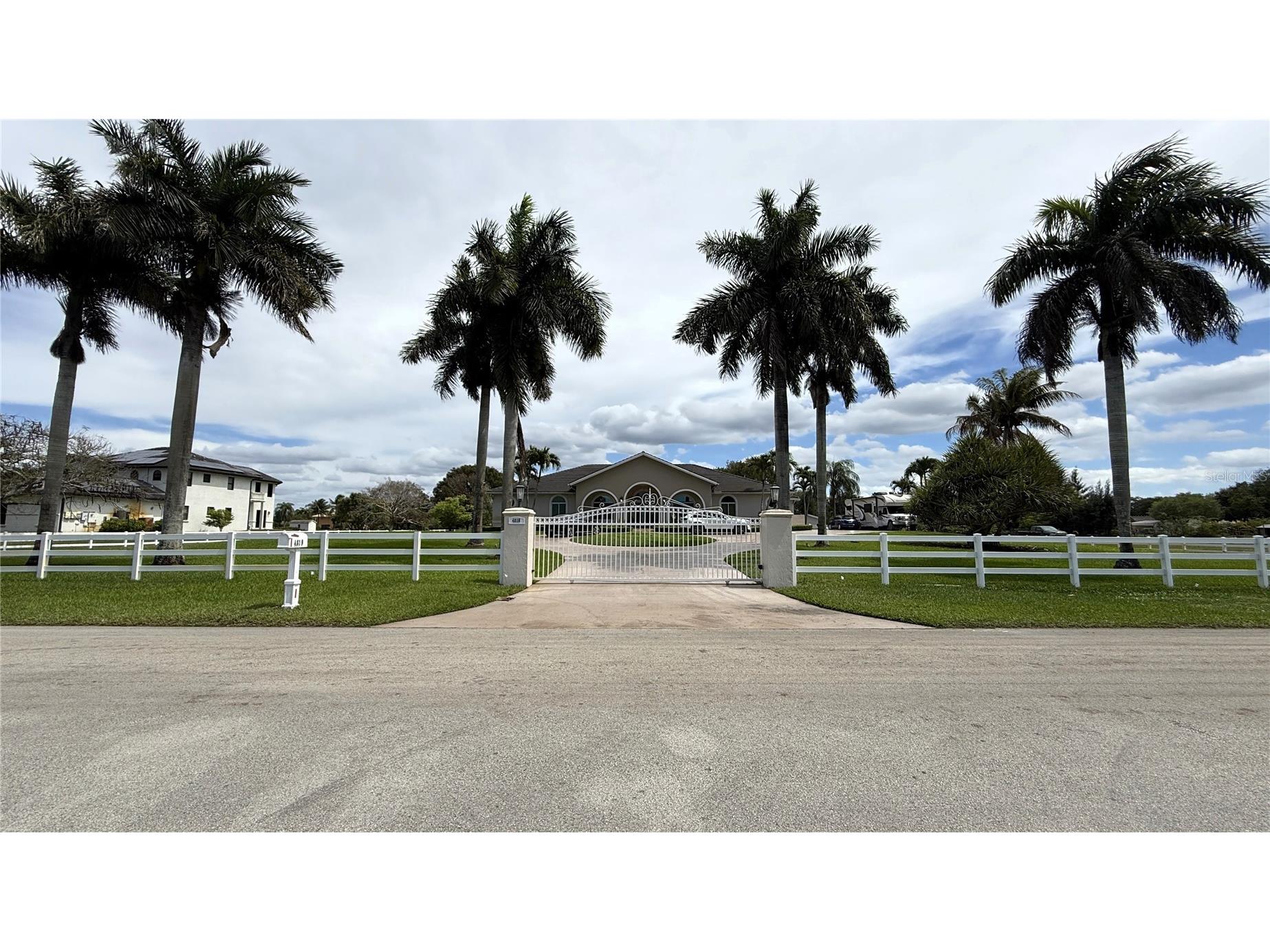 4810 SW 198 Terrace Southwest Ranches FL 33332 OM721191 image3