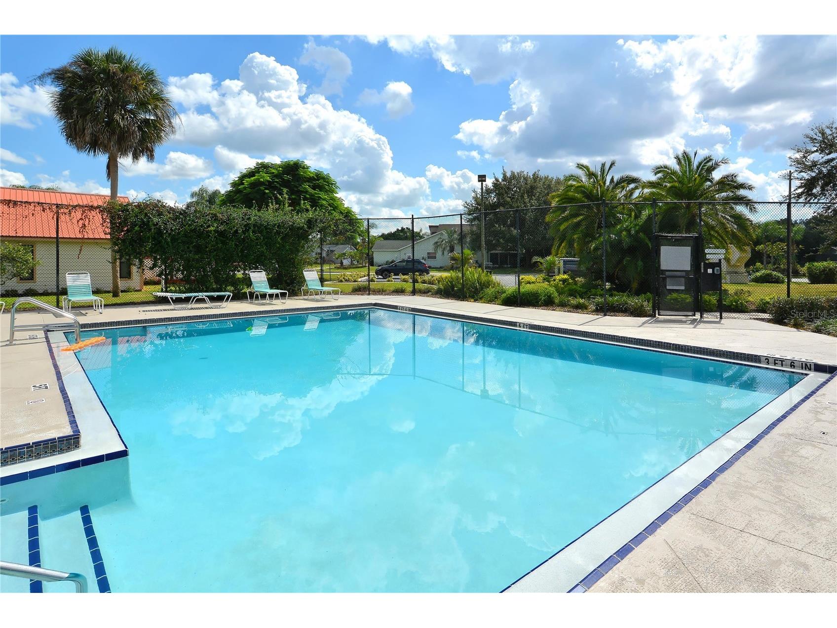4811 79th Avenue Plaza E Sarasota FL 34243 A4684777 image28