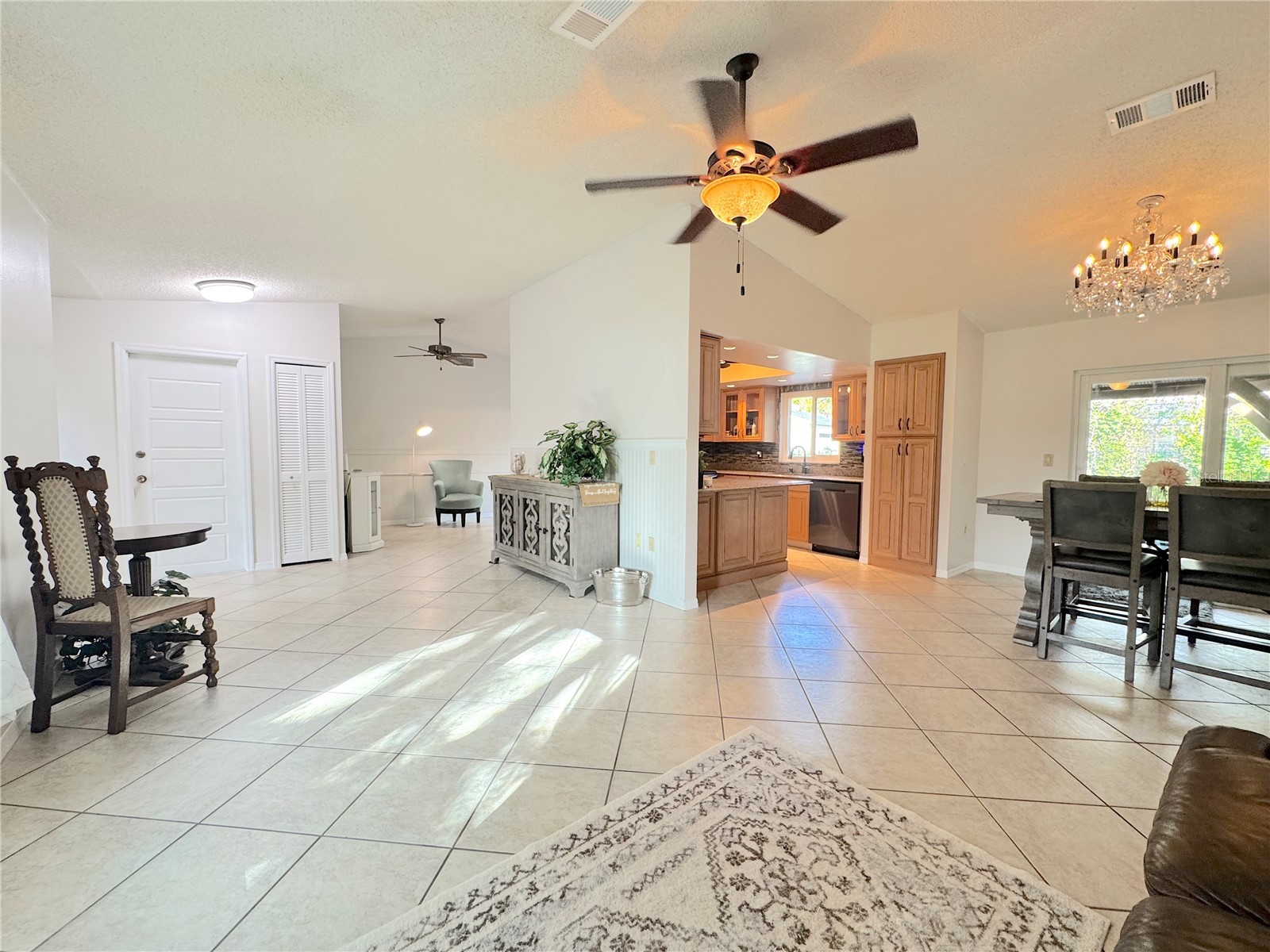 4811 79th Avenue Plaza E Sarasota FL 34243 A4684777 image5