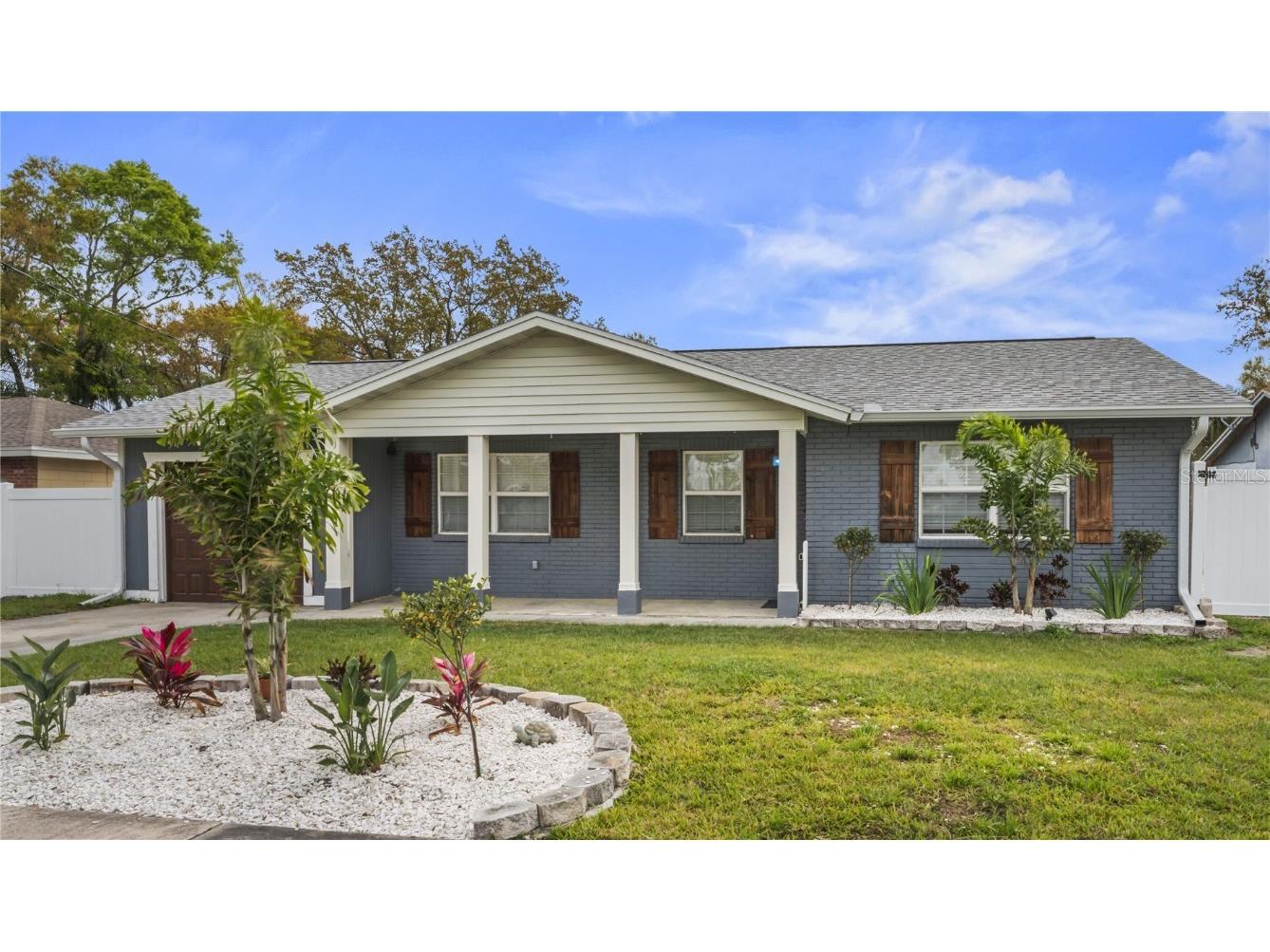 4811 Bay Crest Drive Tampa FL 33615 - WOODS CREEK T3509202 image1