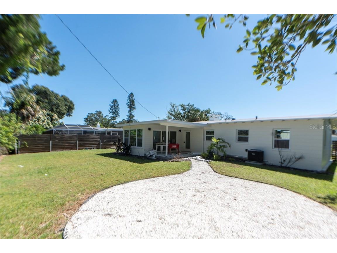 4811 Del Rio Way S Gulfport FL 33711 TB8438380 image3