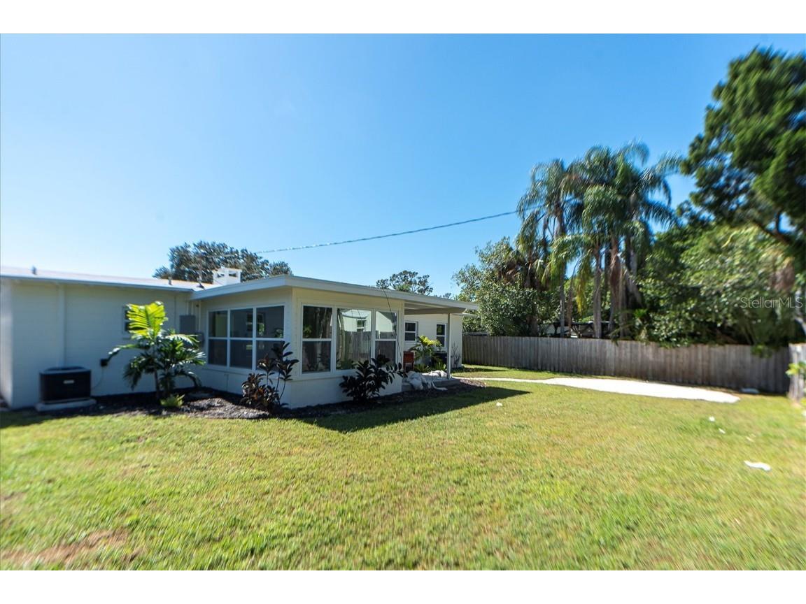 4811 Del Rio Way S Gulfport FL 33711 TB8438380 image30