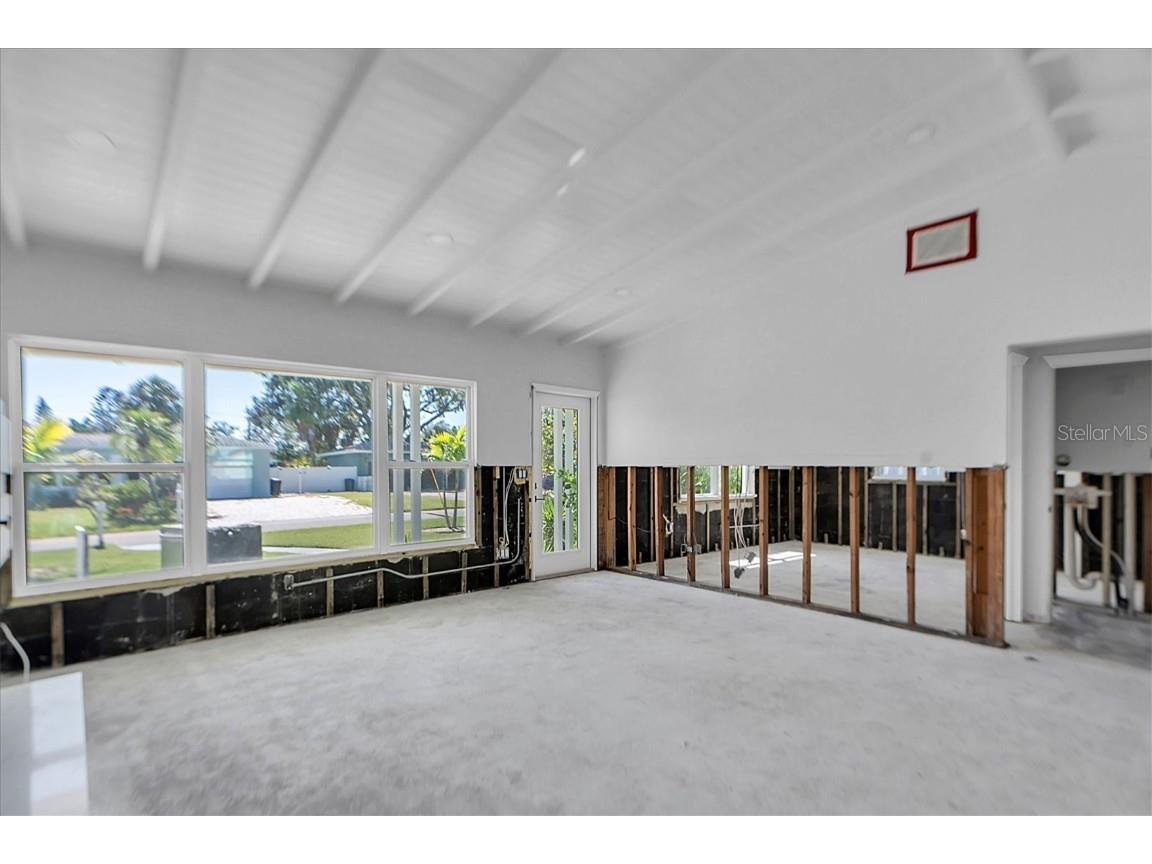 4811 Del Rio Way S Gulfport FL 33711 TB8438380 image6