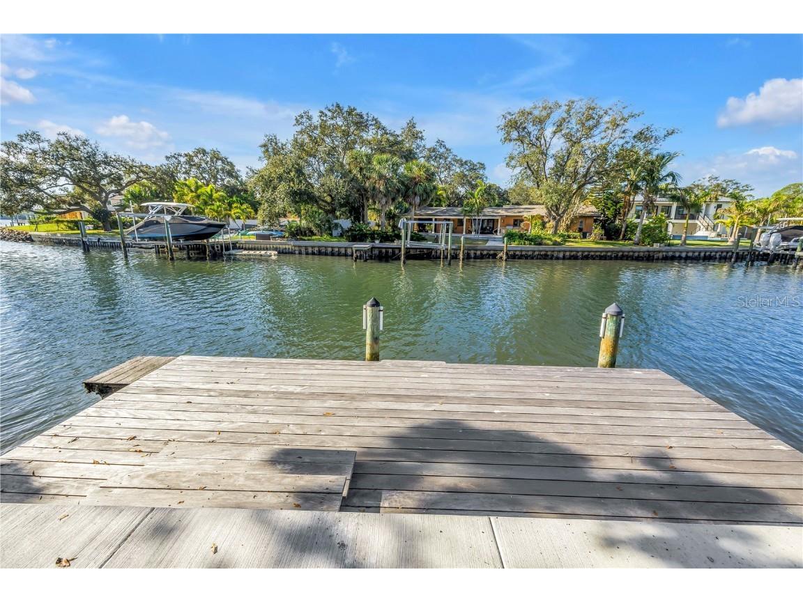 4811 Paradise Way S Saint Petersburg FL 33705 - LITTLE BAYOU TB8450933 image5