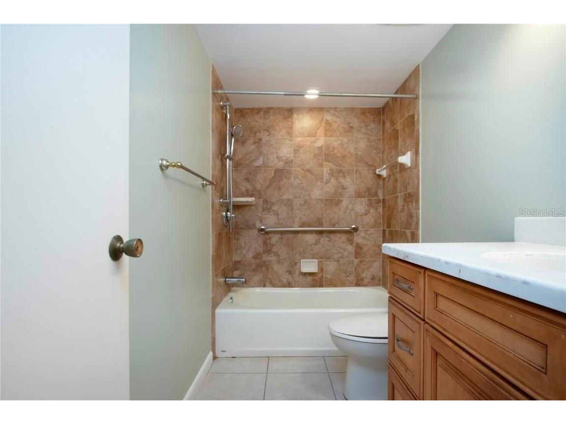 4812 Kestral Park Circle #20 Sarasota FL 34231 A4651548 image46