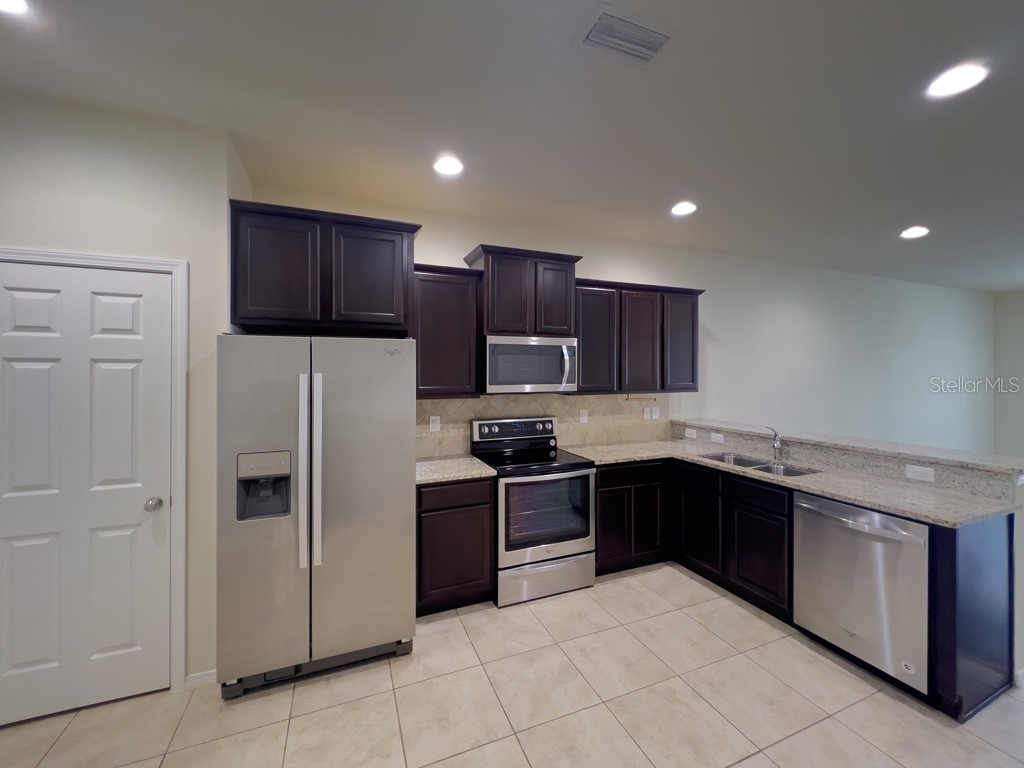 4812 White Sanderling Court Tampa FL 33619 TB8483834 image6