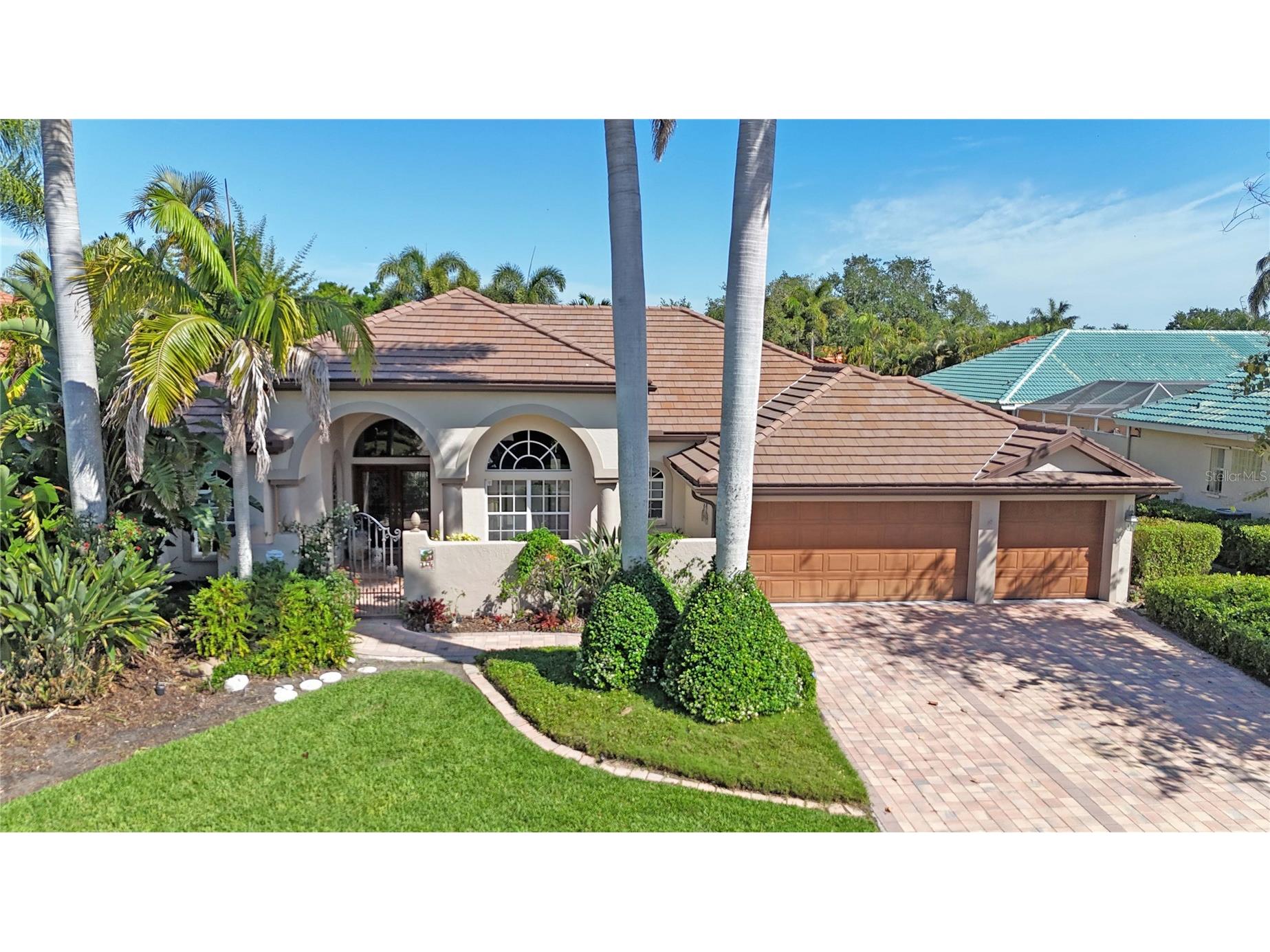 4813 Benchmark Court Sarasota FL 34238 A4690988 image1