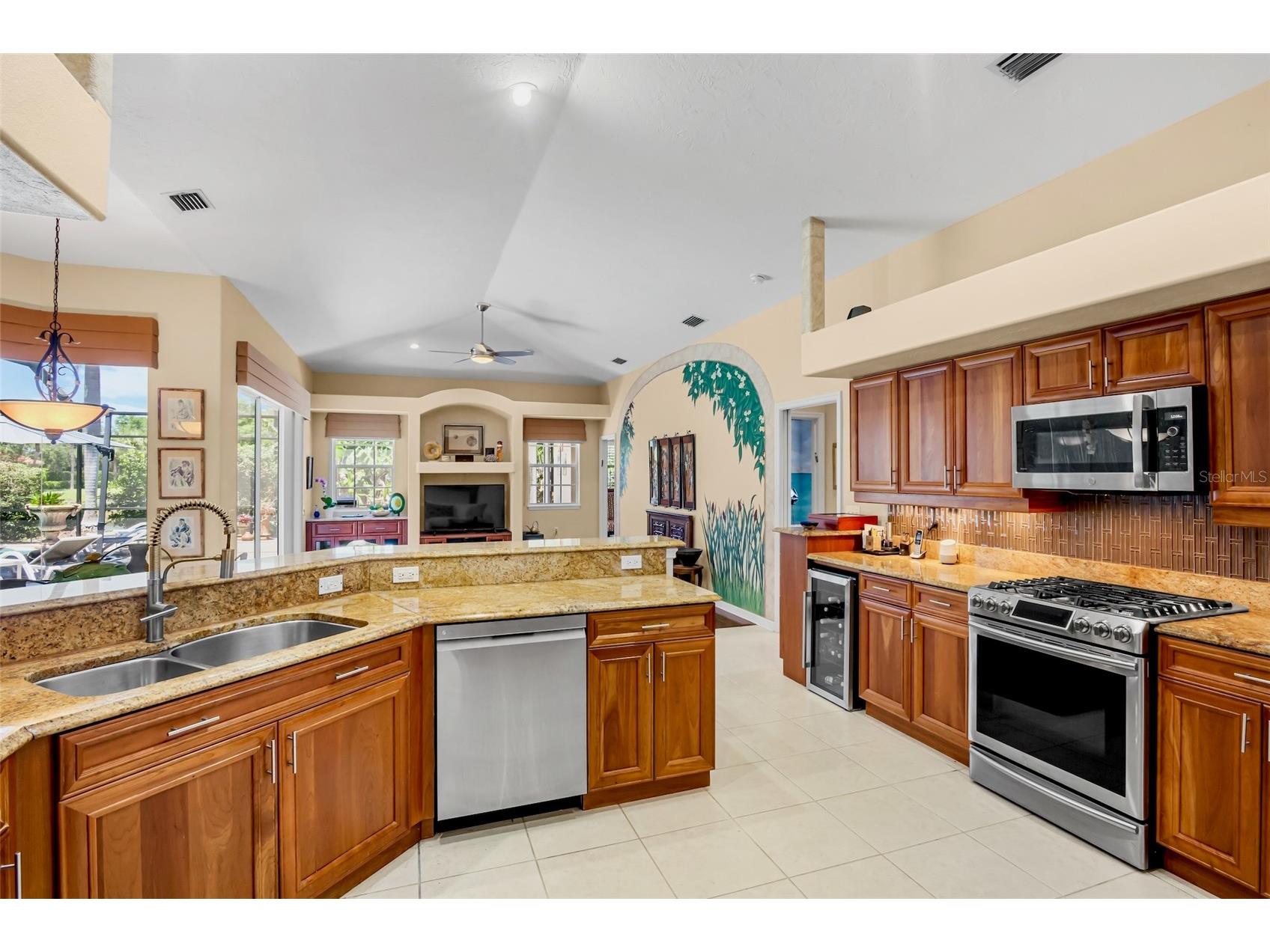 4813 Benchmark Court Sarasota FL 34238 A4690988 image12